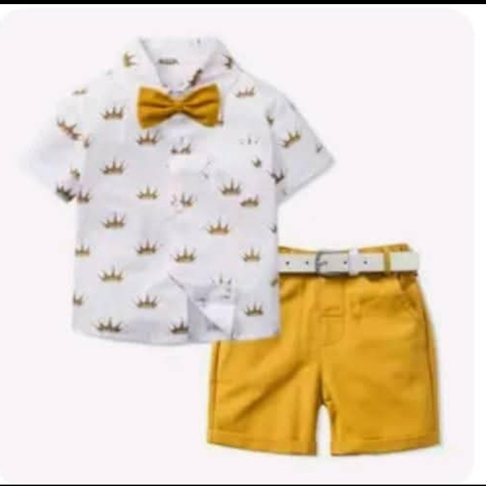 Complet garçon, deux pièce, très jolie motif. 1ans , 2ans. Couleurs bleu et jaune.