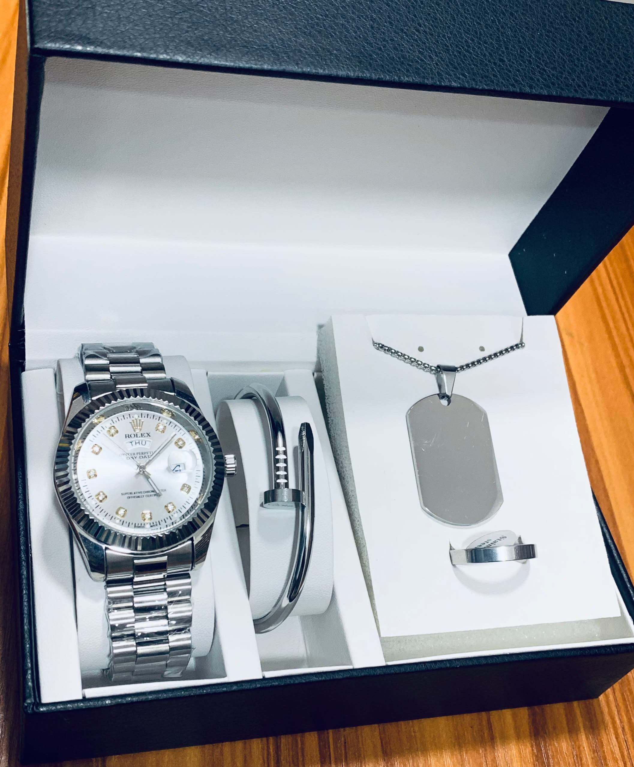 Coffret d'ensemble montre et bracelet homme