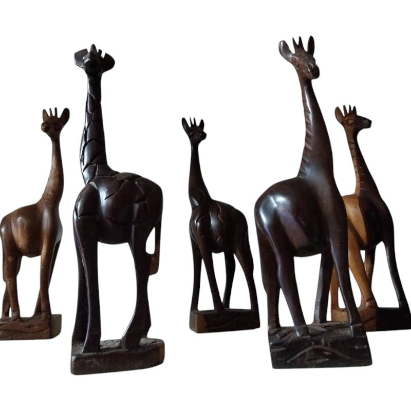 Une sculpture de Girafe en Bois  - Décoration Safari Chic