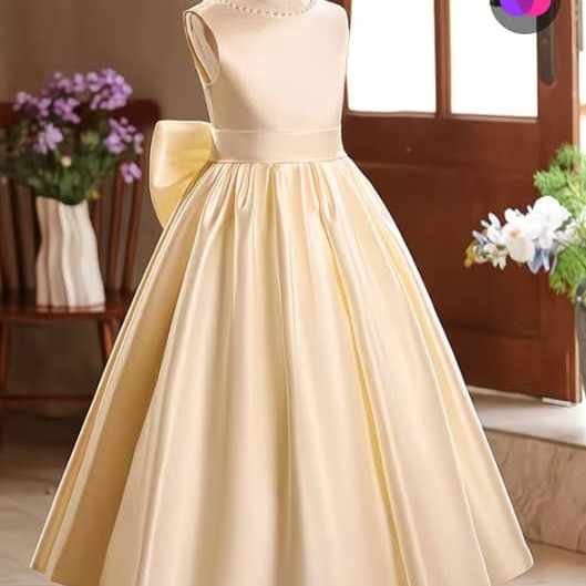 Robe princesse avec nœud, plusieurs doublures, tissu doux, couleur champagne. 4ans, 5ans, 6ans, 7ans, 8ans.